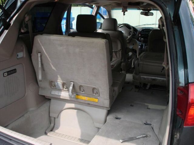 Toyota () Sienna II (XL20):  