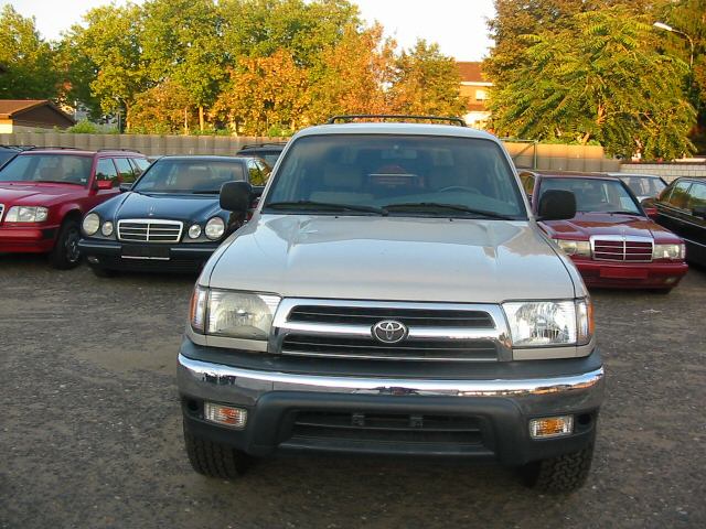 Toyota () Hilux Surf III (4-Runner) N18_:  