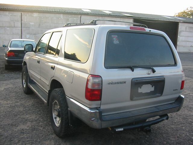 Toyota () Hilux Surf III (4-Runner) N18_:  