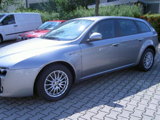 Alfa Romeo ( ) 159 Sportwagon (939):  