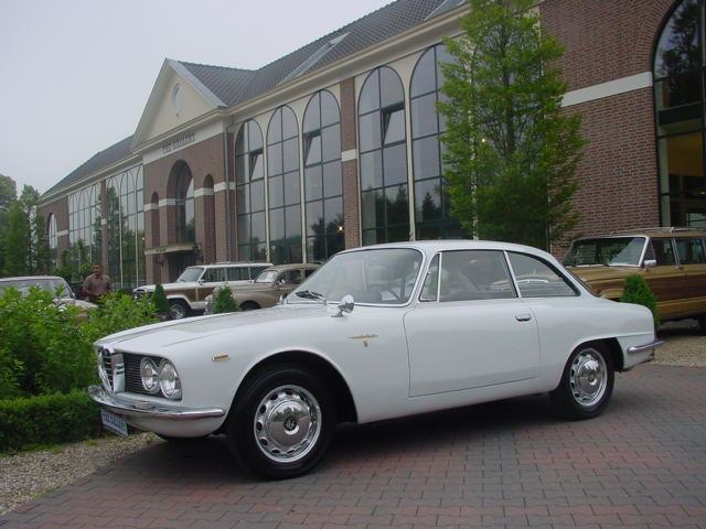 Alfa Romeo ( ) 2000 Sprint:  