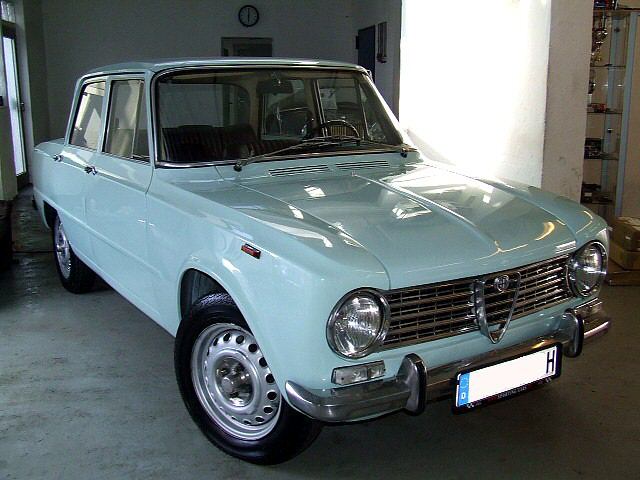 Alfa Romeo ( ) Giulia:  