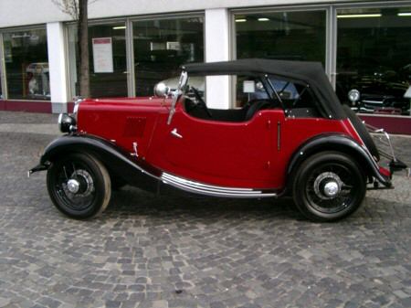 Austin () Morris 8:  