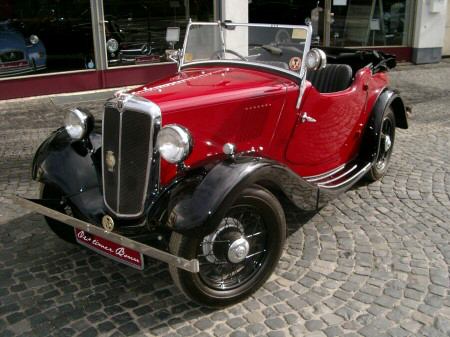 Austin () Morris 8:  