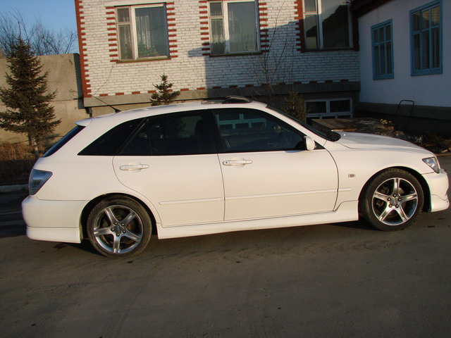 Toyota () Altezza Wagon:  