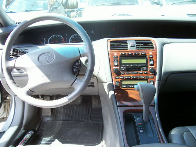 Toyota () Avalon II (MCX20):  
