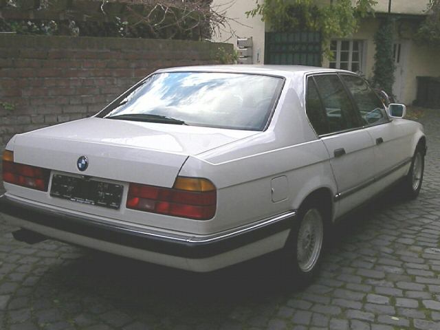 BMW () 7-Series (E32):  