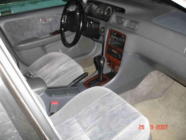 Toyota () Camry Gracia:  