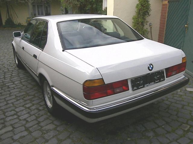 BMW () 7-Series (E32):  