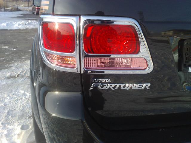Toyota () Fortuner I:  