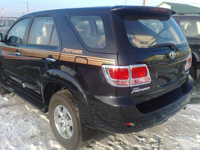 Toyota () Fortuner I:  