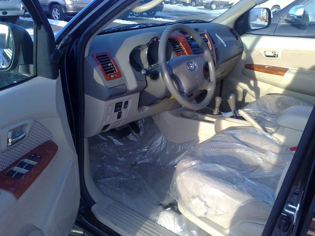 Toyota () Fortuner I:  