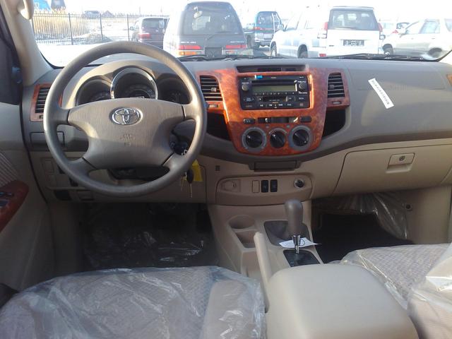 Toyota () Fortuner I:  