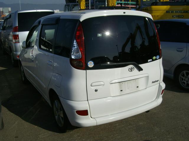 Toyota () Funcargo I:  