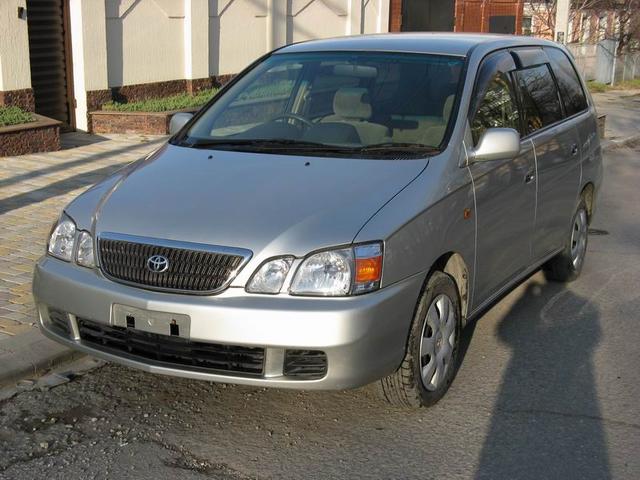 Toyota () Gaia:  