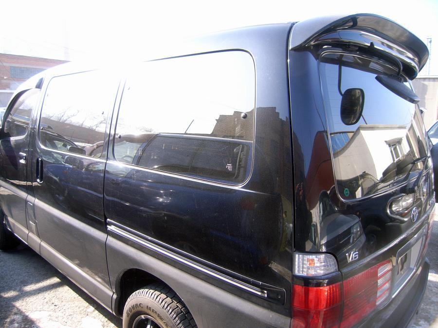 Toyota () Grand Hiace:  