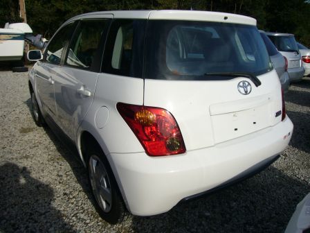 Toyota () Ist I (XP60):  