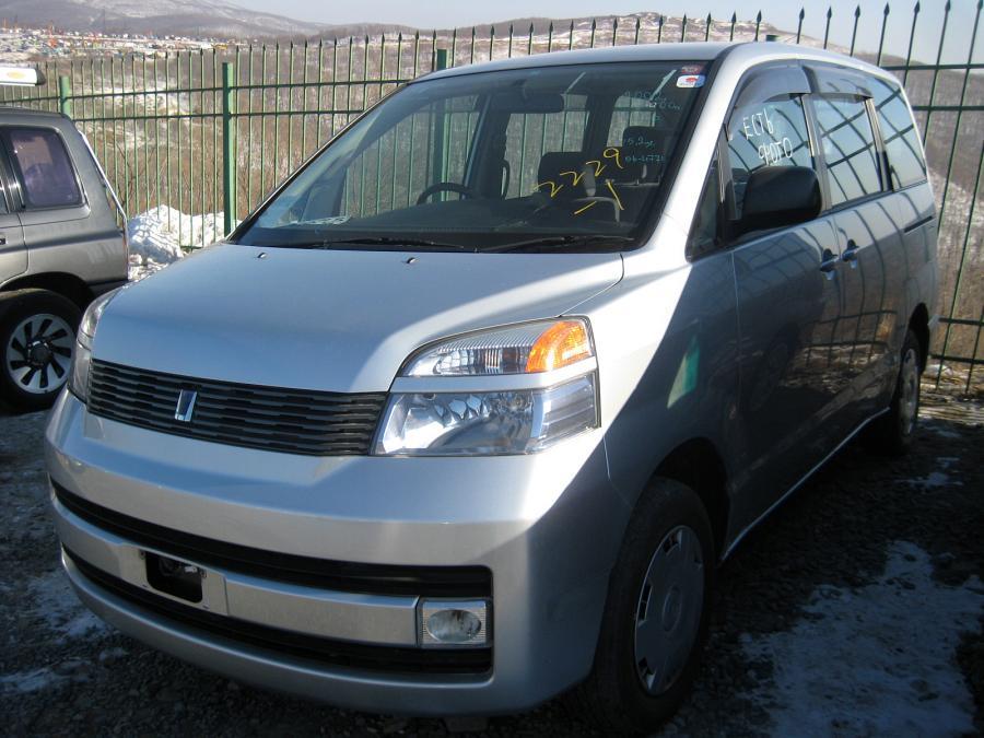 Toyota () Voxy I (R60):  
