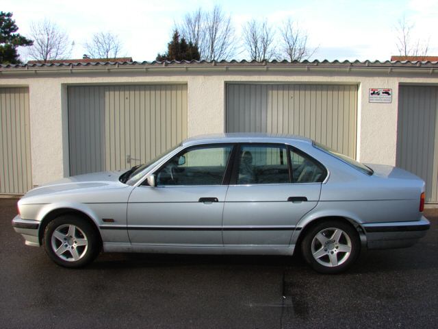 BMW () 5-Series (E34 Sedan):  