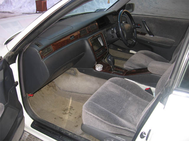 Toyota () Crown X (S15_):  