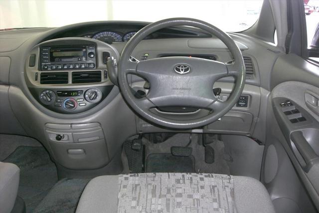 Toyota () Estima II (HR10, CR30, CR40):  