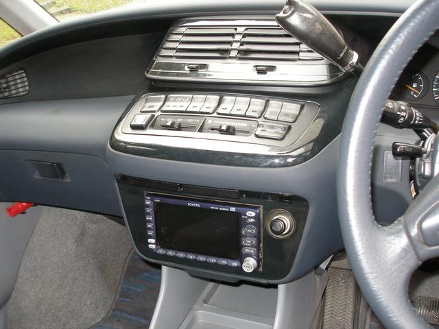 Toyota () Estima Emina:  