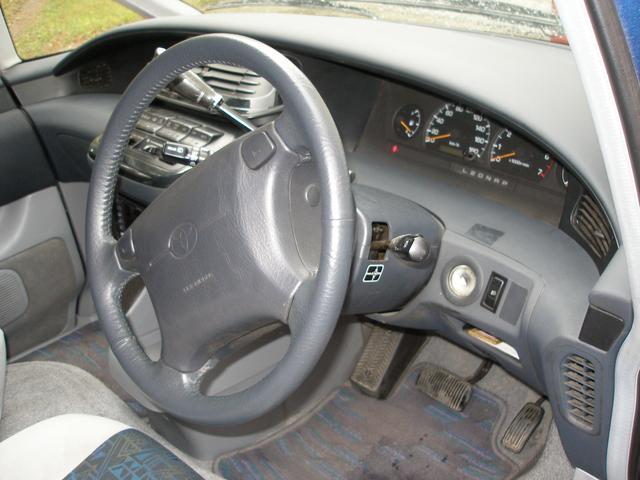 Toyota () Estima Emina:  