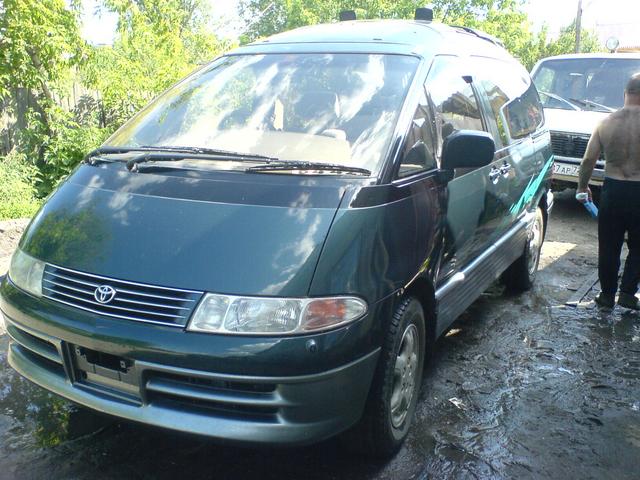 Toyota () Estima Lucida:  