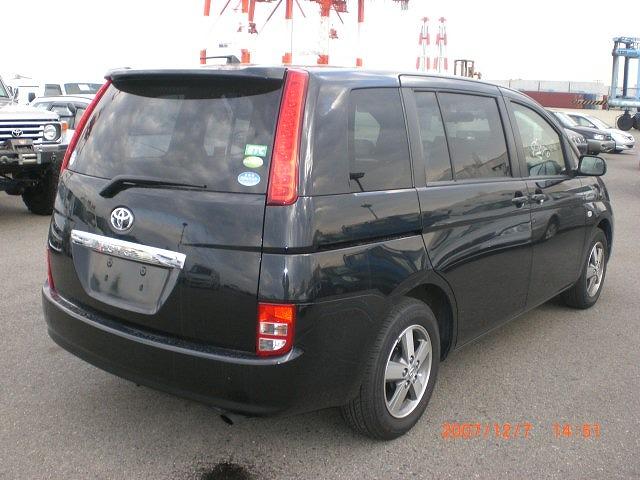 Toyota () Isis I:  