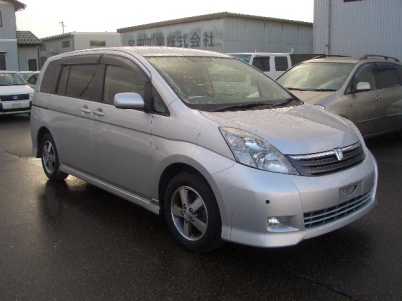 Toyota () Isis I:  