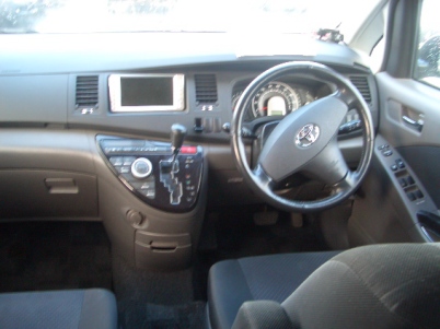 Toyota () Isis I:  