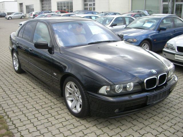BMW () 5-Series (E39 Sedan):  