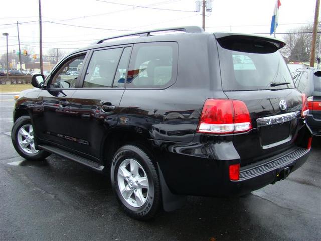 Toyota () Land Cruiser XI (_J200):  