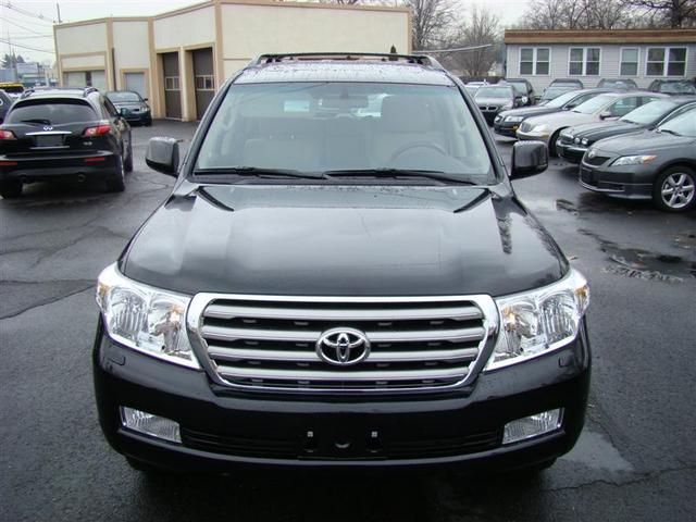 Toyota () Land Cruiser XI (_J200):  