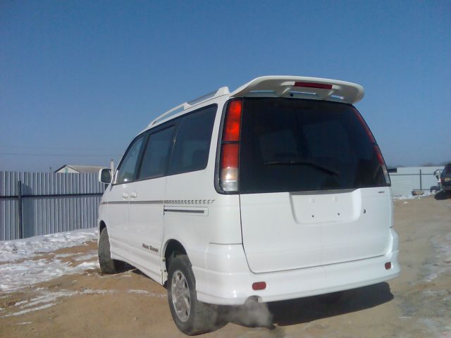 Toyota () Lite Ace  Noah I:  