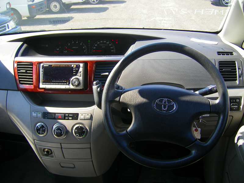 Toyota () Noah I (R60):  