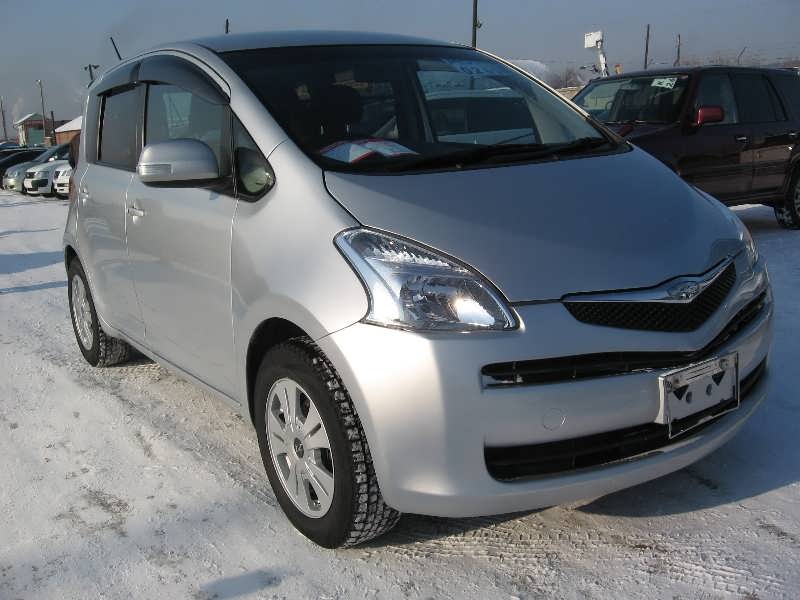 Toyota () Ractis I (P100):  