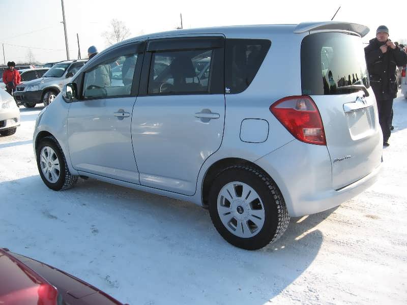 Toyota () Ractis I (P100):  