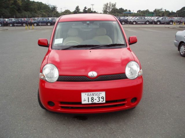 Toyota () Sienta I (NCP80):  