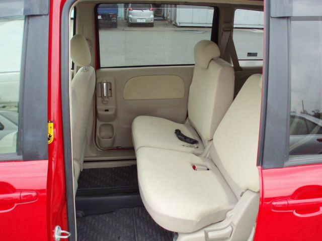 Toyota () Sienta I (NCP80):  