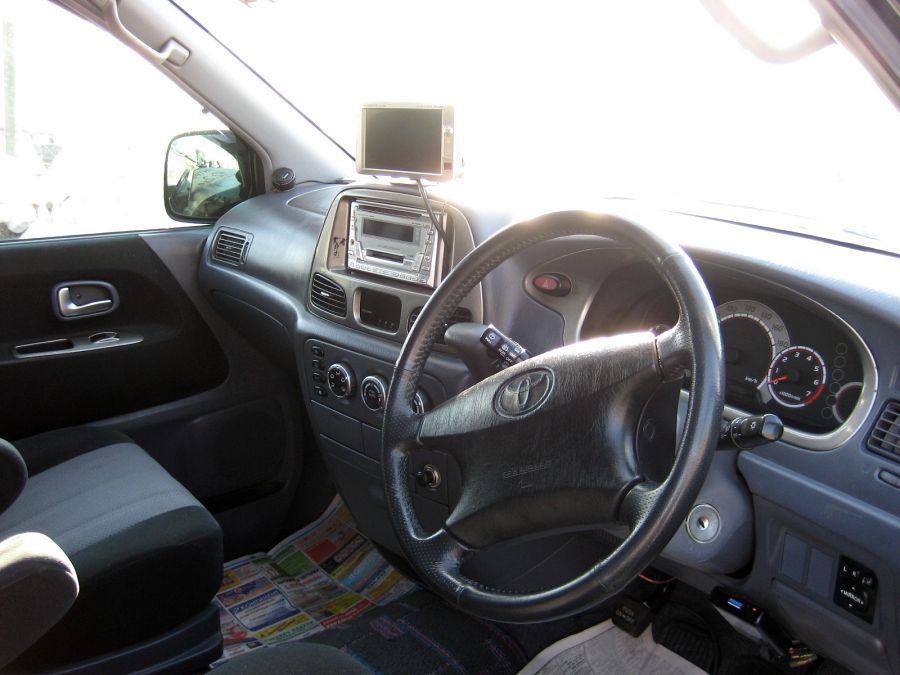 Toyota () Town Ace Noah (R40, R50):  