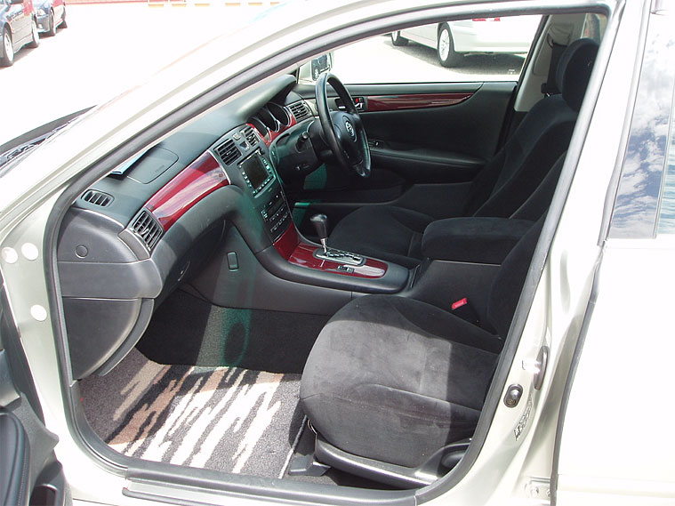Toyota () Windom III (MCV30):  