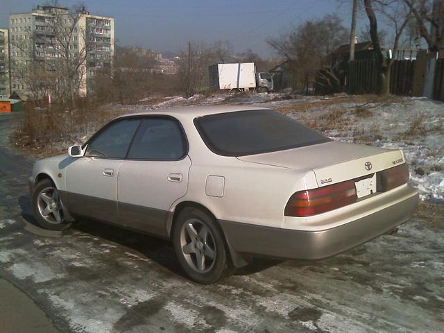 Toyota () Windom I (VCV10):  