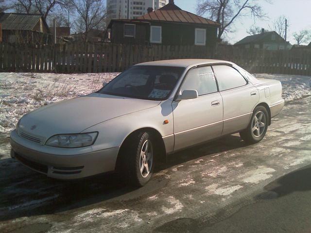 Toyota () Windom I (VCV10):  