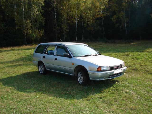 Nissan () Avenir I (W10):  