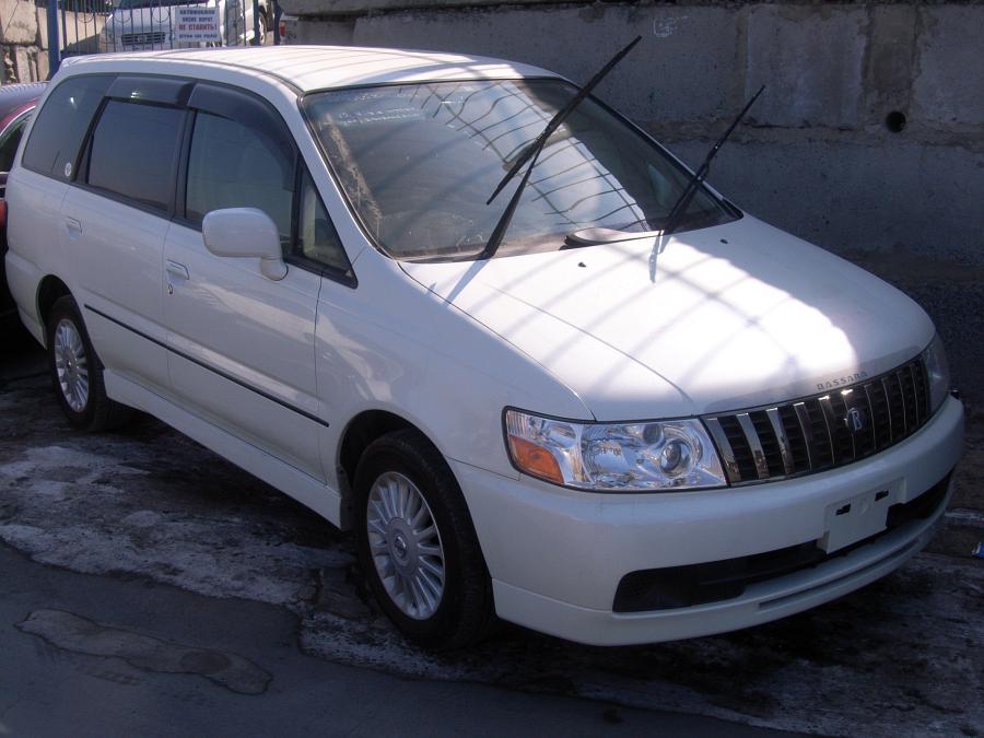 Nissan () Bassara:  