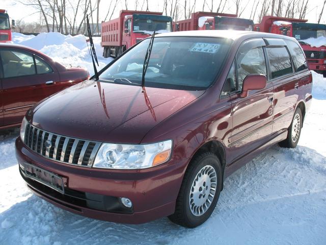 Nissan () Bassara:  