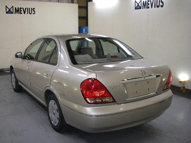 Nissan () Bluebird Sylphy (G10):  