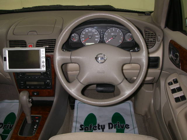 Nissan () Bluebird Sylphy (G10):  