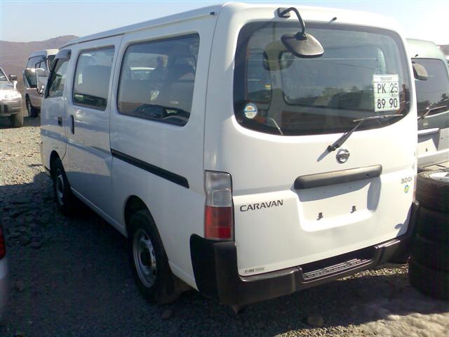 Nissan () Caravan E25:  